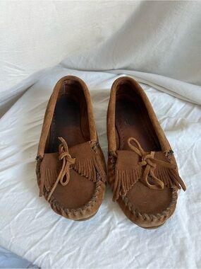 Minnetonka Chestnut Suede Fringe Moccasins
